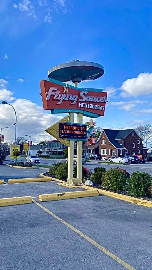 Flying Saucer Restaurant The Exchange Niagara Falls